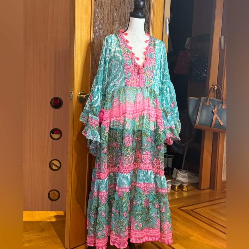 Antica Sartoria Giacomo by Enguo
Women’s beach dress cover up one size. New
